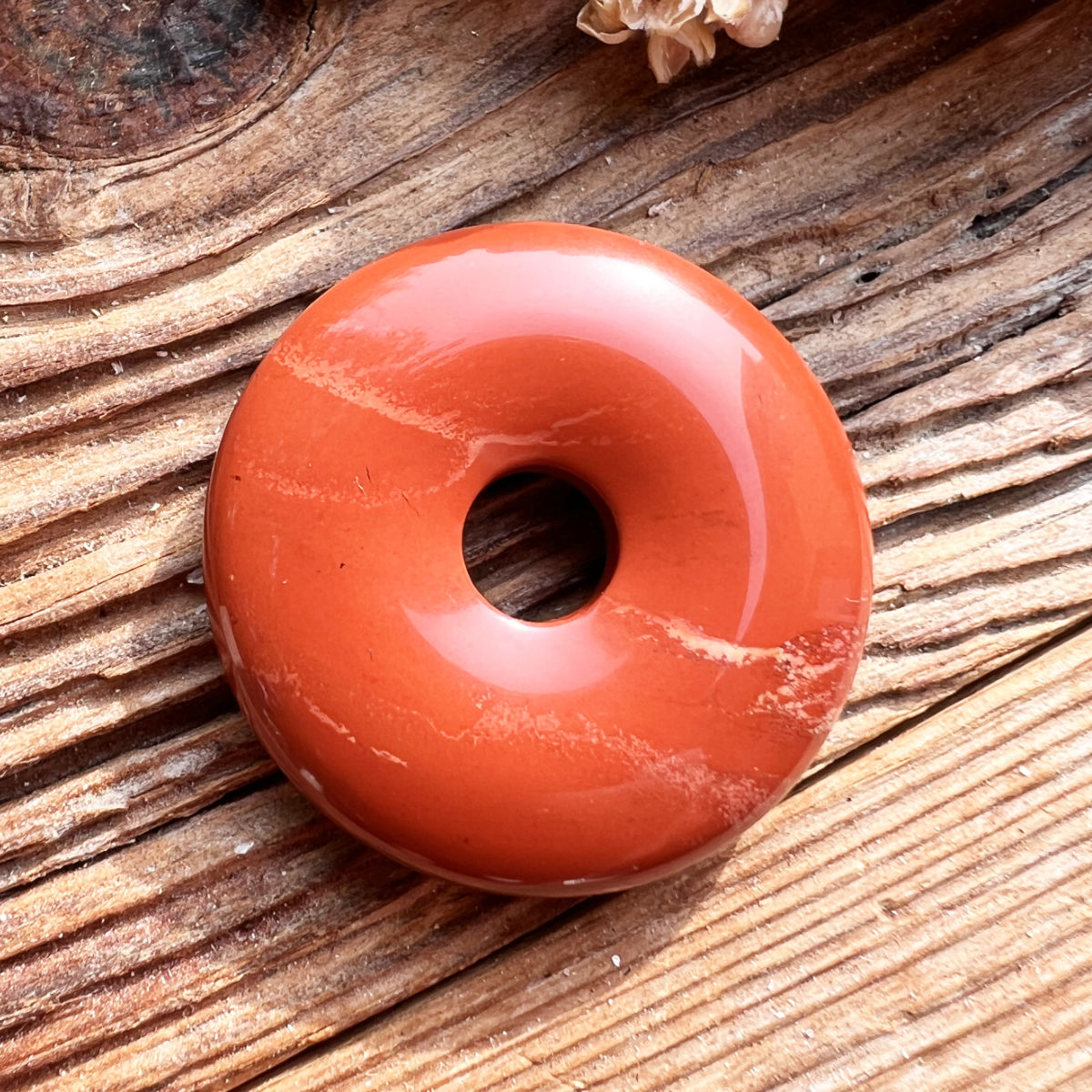 Roter Jaspis Donut-Anhänger