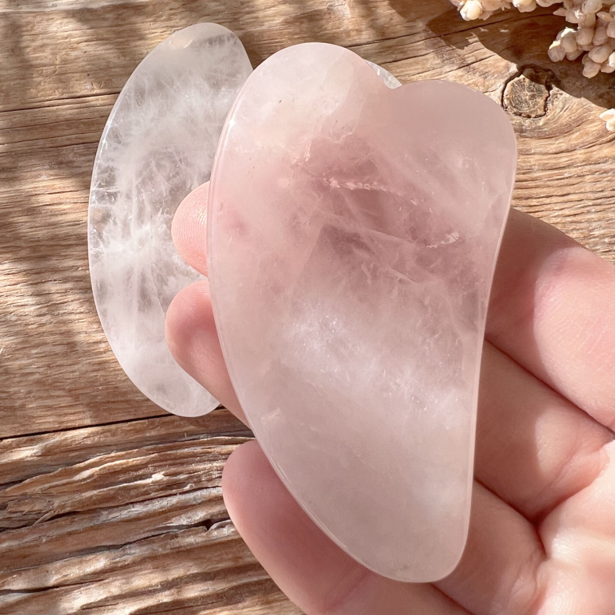 Rosenquarz Gua Sha - DIY SPIRIT #