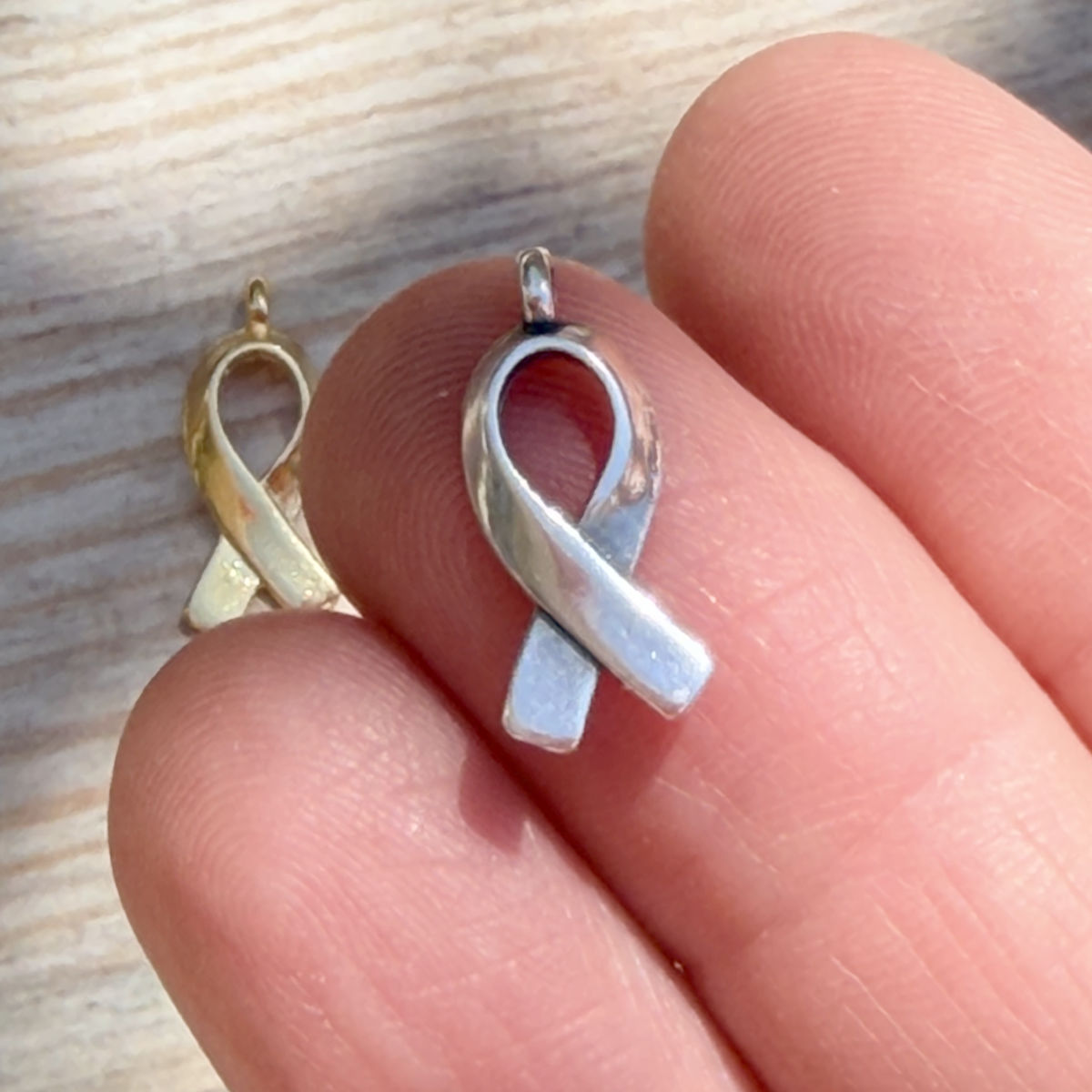 Hope-Schleife Mala-Anhänger