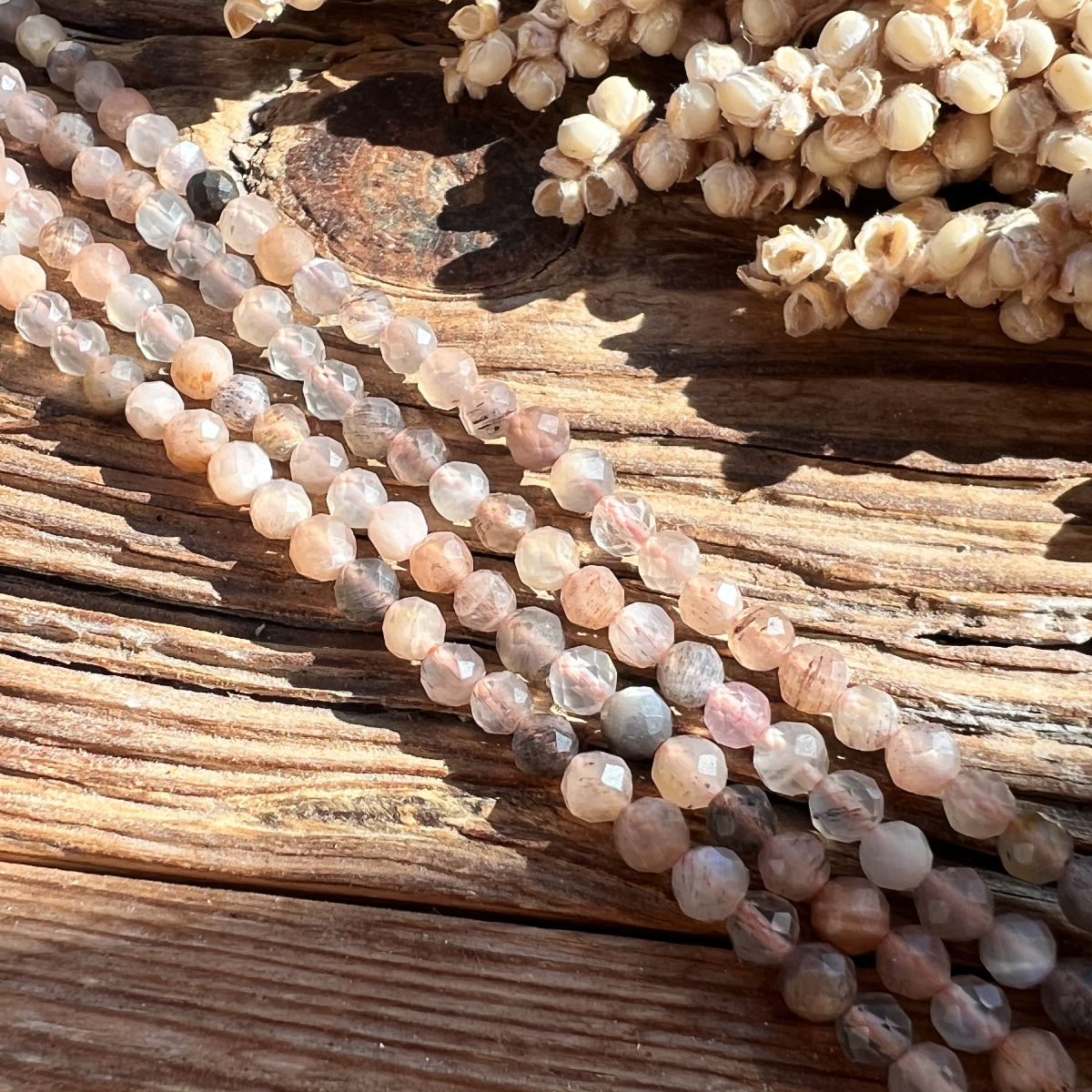 Mondstein (bunt) Perlen (facettiert, 4mm)