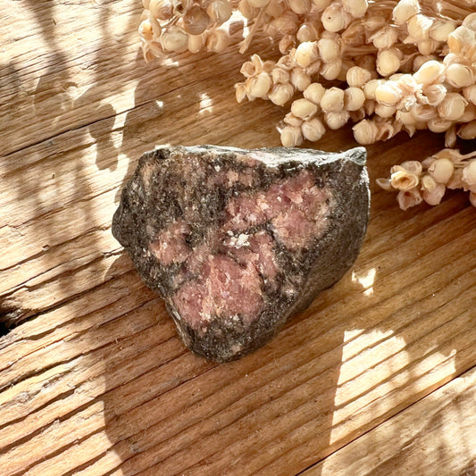 Rhodonit Rohstein - DIY SPIRIT #