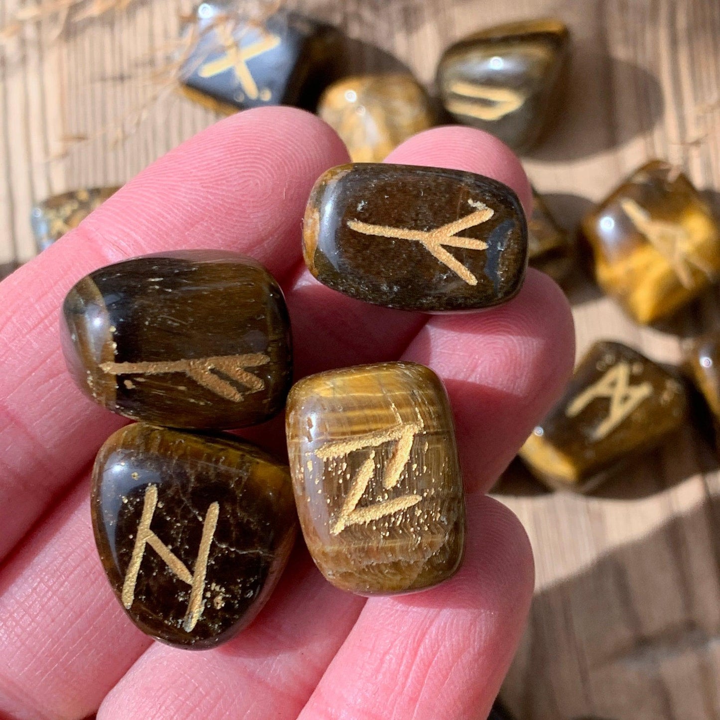 TIGERAUGE Runen-Set - DIY SPIRIT