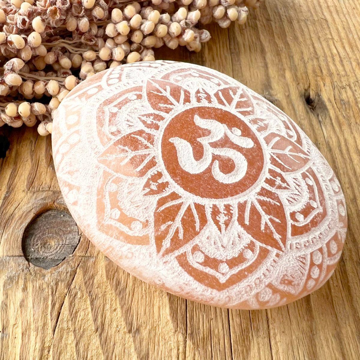 Selenit Seifenstein (Om) - DIY SPIRIT