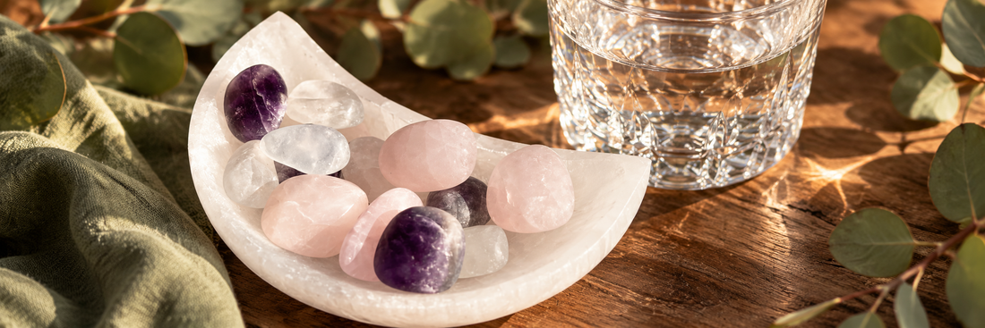 Den Mond in deine Rituale holen: Altar, Themen und Steine