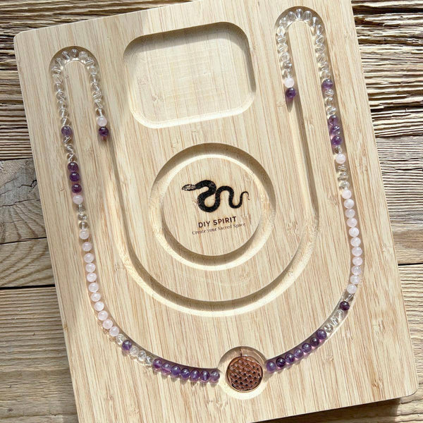 Harmony Perlenset von DIY SPIRIT – Gesamtansicht mit Amethyst-, Bergkristall- und Rosenquarz-Perlen