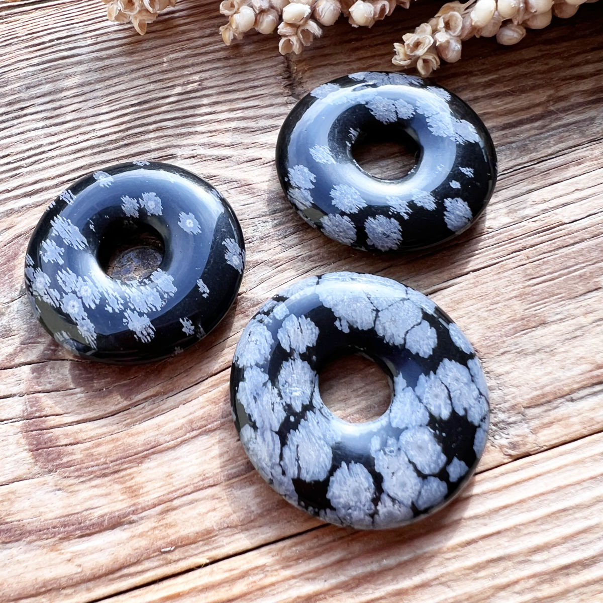 Schneeflockenobsidian Donut-Anhänger