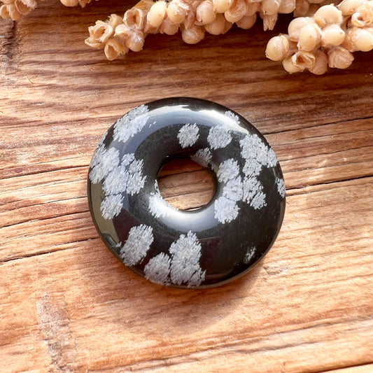 Schneeflockenobsidian Donut-Anhänger