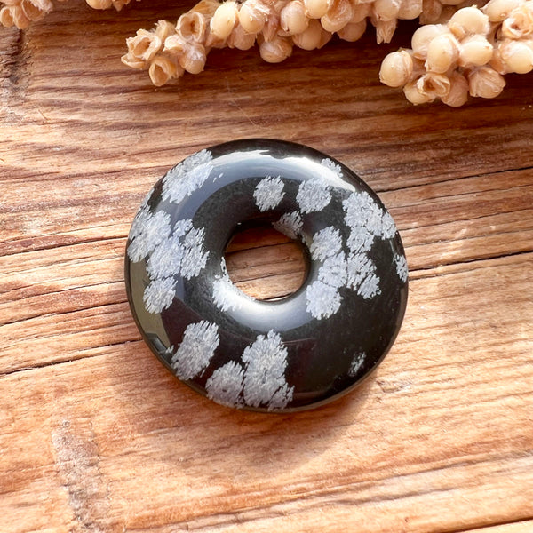 Schneeflockenobsidian Donut-Anhänger