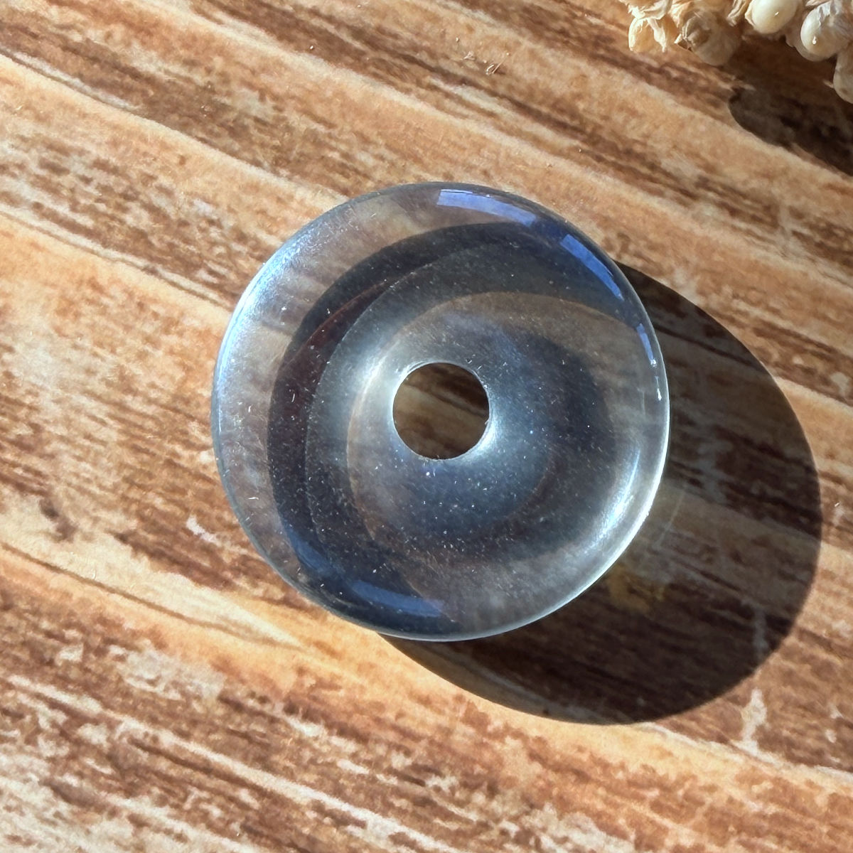 Aqua Aura Donut-Anhänger (grau)