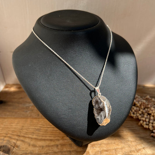 Achat-Geode Halskette