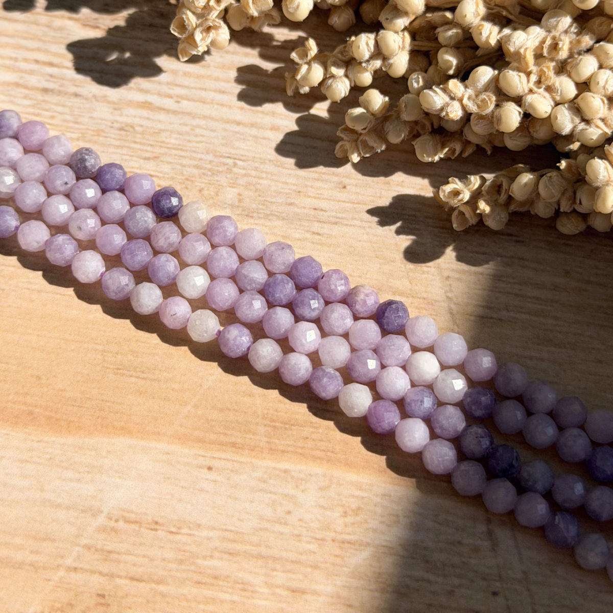 Lepidolith Perlen (facettiert, 4mm)