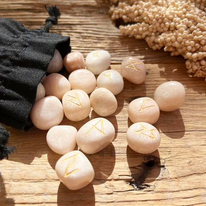 Mondstein (apricot) Runen - DIY SPIRIT #