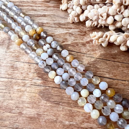 Botswana-Achat Perlen (facettiert, 4mm)