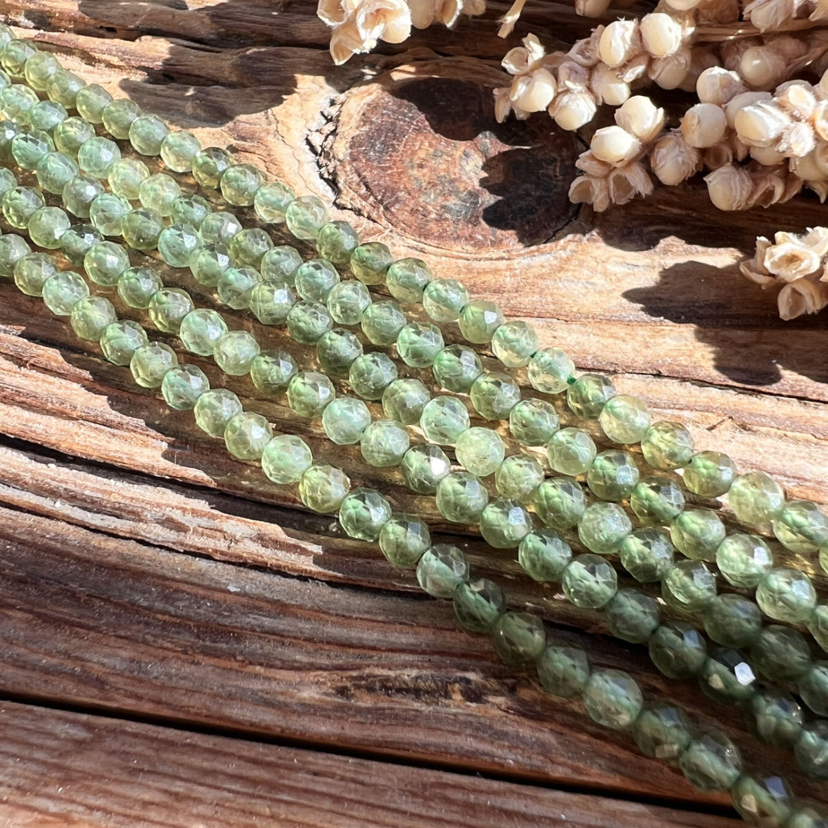 Apatit (grün) Perlen (facettiert, 4mm)