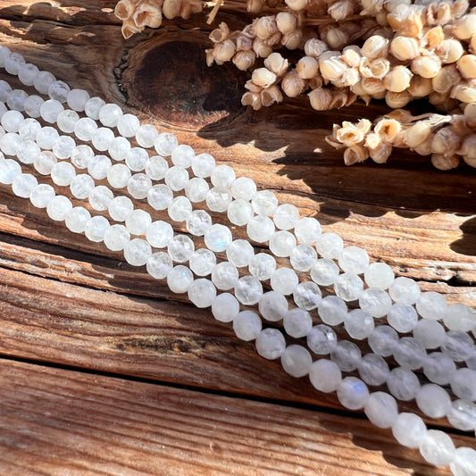 Mondstein (weiß) Perlen (facettiert, 4mm)