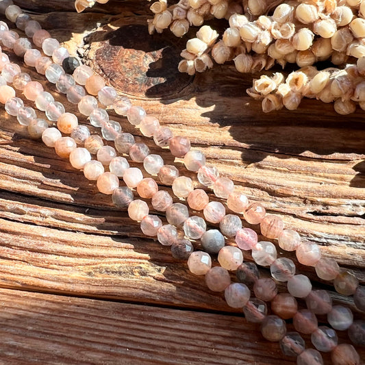 Mondstein (bunt) Perlen (facettiert, 4mm)