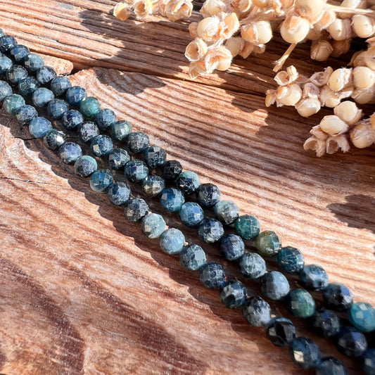 Turmalin (blau) Perlen (facettiert, 4mm)