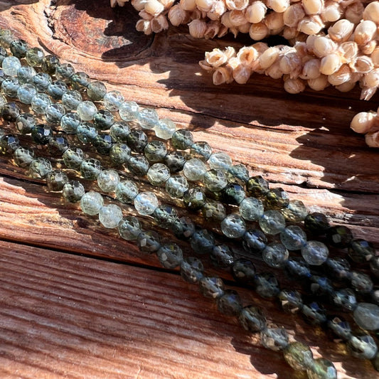 Turmalin (grün) Perlen (facettiert, 4mm)