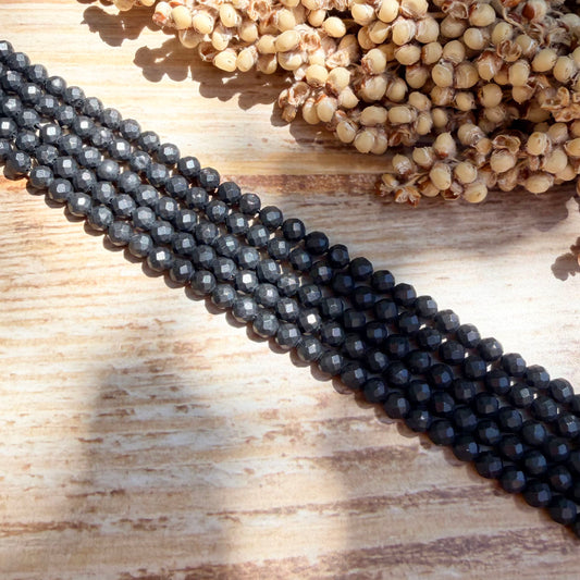 Shungit Perlen (facettiert, 4mm)
