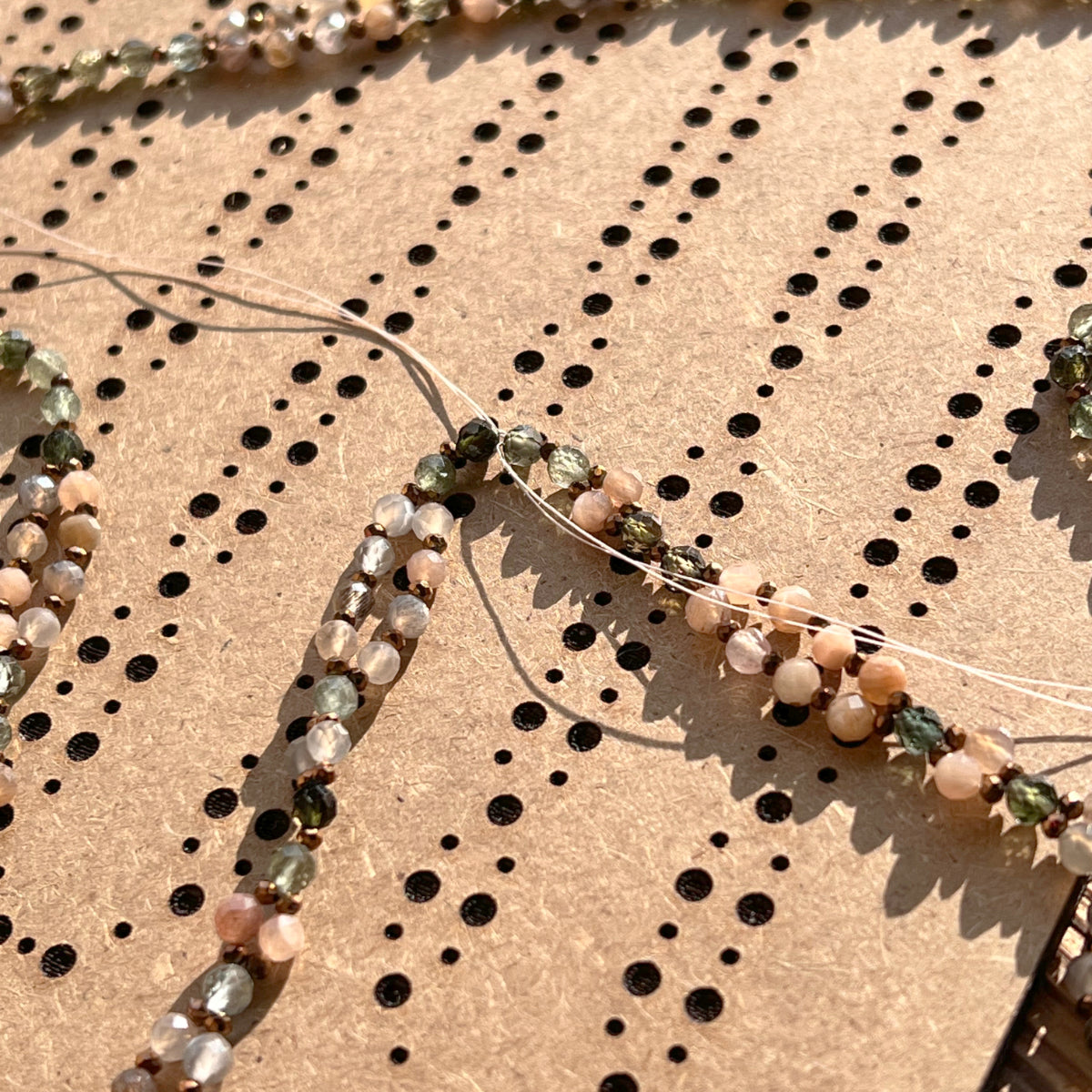 Tantric Necklace abschließen