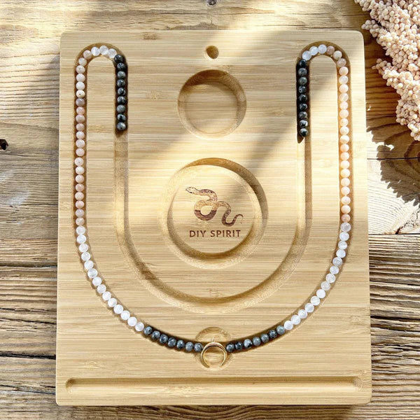 Moon Perlenset von DIY SPIRIT – Gesamtansicht mit Labradorit-, Mondstein- und Selenit-Perlen