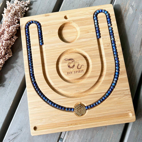 Divine Perlenset von DIY SPIRIT – Gesamtansicht mit Lapislazuli-Perlen